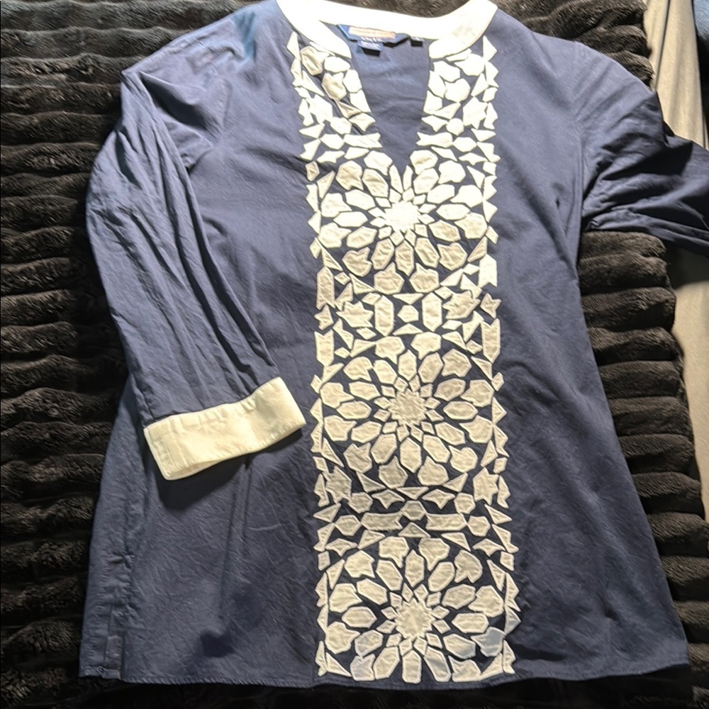 Vineyard Vines Blue Top with White Floral Embroidery